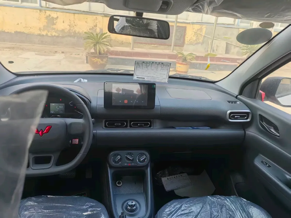 2024 WuLing HongGuang New Energy BEV 32.6KWH,autocango,china used car exporter,china ev exporter,chinese used car exporter,chinese used ev exporter