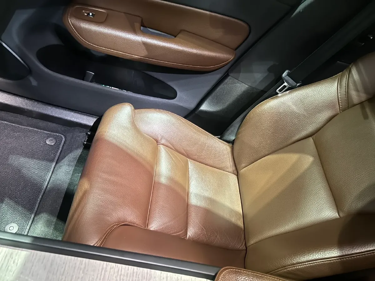 2020 Volvo XC60 2.0T 254HP L4 8AT,autocango,china used car exporter,china ev exporter,chinese used car exporter,chinese used ev exporter