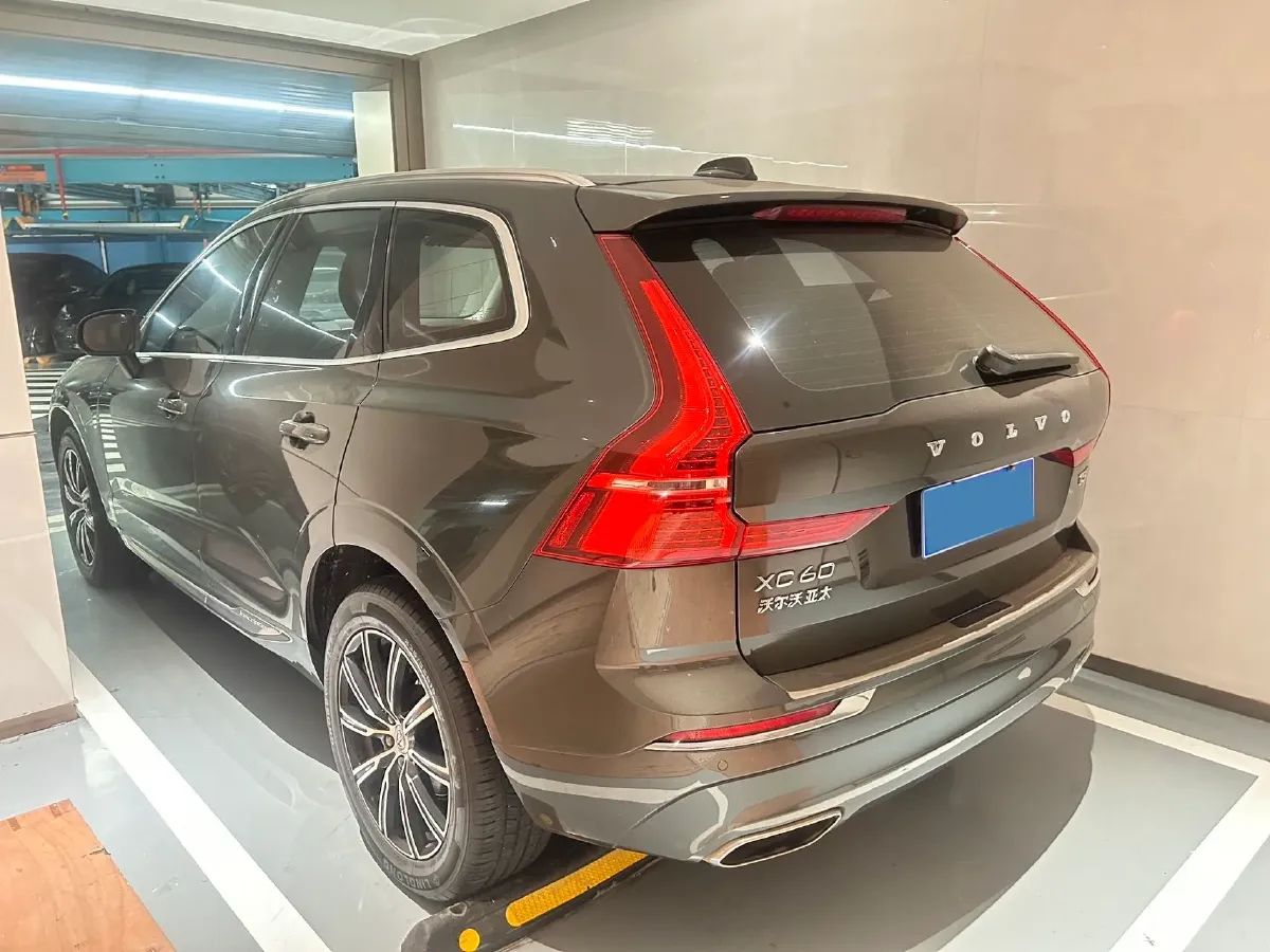 2020 Volvo XC60 2.0T 254HP L4 8AT,autocango,china used car exporter,china ev exporter,chinese used car exporter,chinese used ev exporter