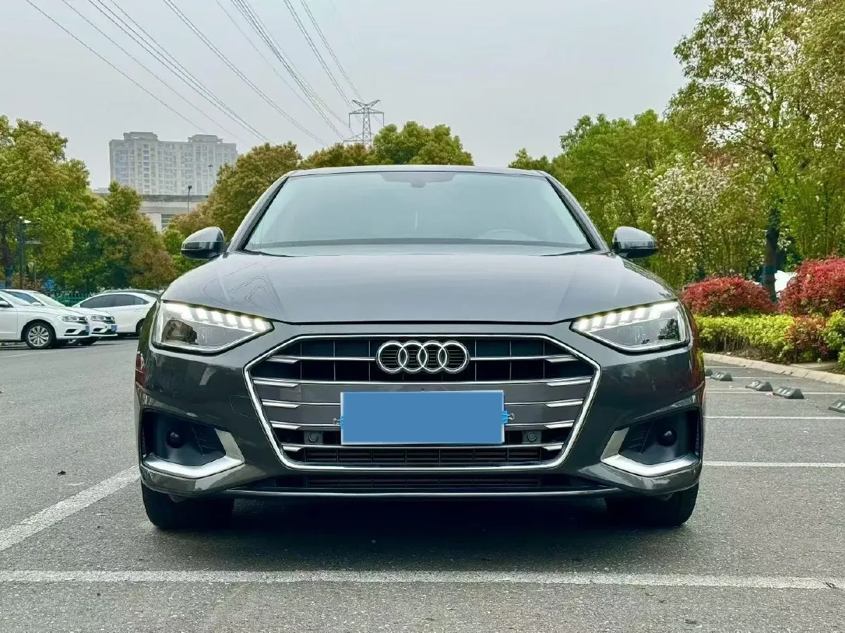 2020 Audi A4L 2.0T 190HP L4 7DCT,autocango,china used car exporter,china ev exporter,chinese used car exporter,chinese used ev exporter
