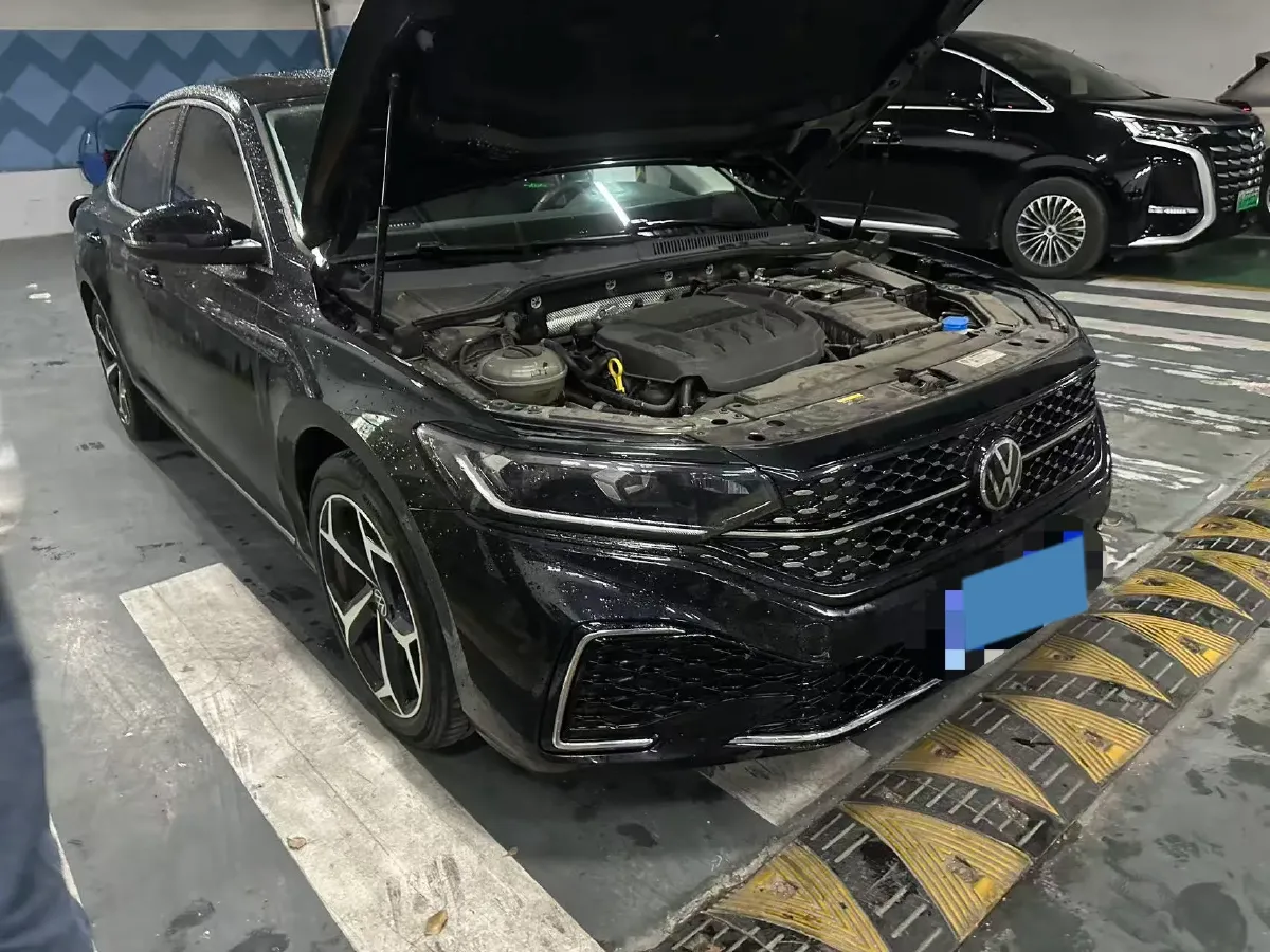 2024 Volkswagen Passat 2.0T 220HP L4 7DCT,autocango,china used car exporter,china ev exporter,chinese used car exporter,chinese used ev exporter