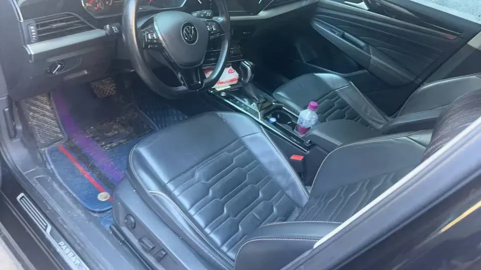 2020 Volkswagen Passat 2.0T 186HP L4 7DCT,autocango,china used car exporter,china ev exporter,chinese used car exporter,chinese used ev exporter