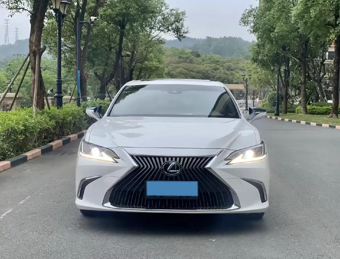 2018 Lexus ES 2.5L 178HP L4 E-CVT Hybrid,autocango,china used car exporter,china ev exporter,chinese used car exporter,chinese used ev exporter