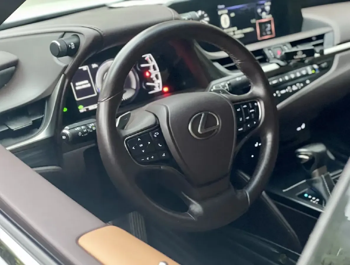 2018 Lexus ES 2.5L 178HP L4 E-CVT Hybrid,autocango,china used car exporter,china ev exporter,chinese used car exporter,chinese used ev exporter