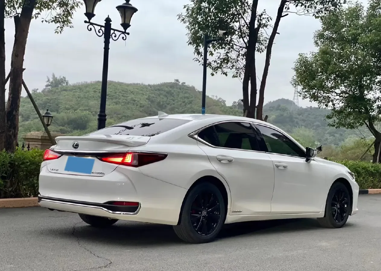 2018 Lexus ES 2.5L 178HP L4 E-CVT Hybrid,autocango,china used car exporter,china ev exporter,chinese used car exporter,chinese used ev exporter