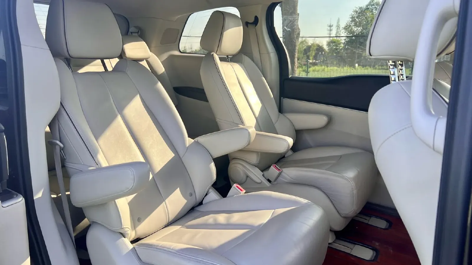 2021 Buick GL8 2.0T 237HP L4 9AT,autocango,china used car exporter,china ev exporter,chinese used car exporter,chinese used ev exporter