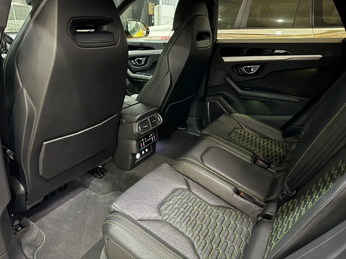 2021 Lamborghini Urus 4.0T 641HP V8 8AT,autocango,china used car exporter,china ev exporter,chinese used car exporter,chinese used ev exporter