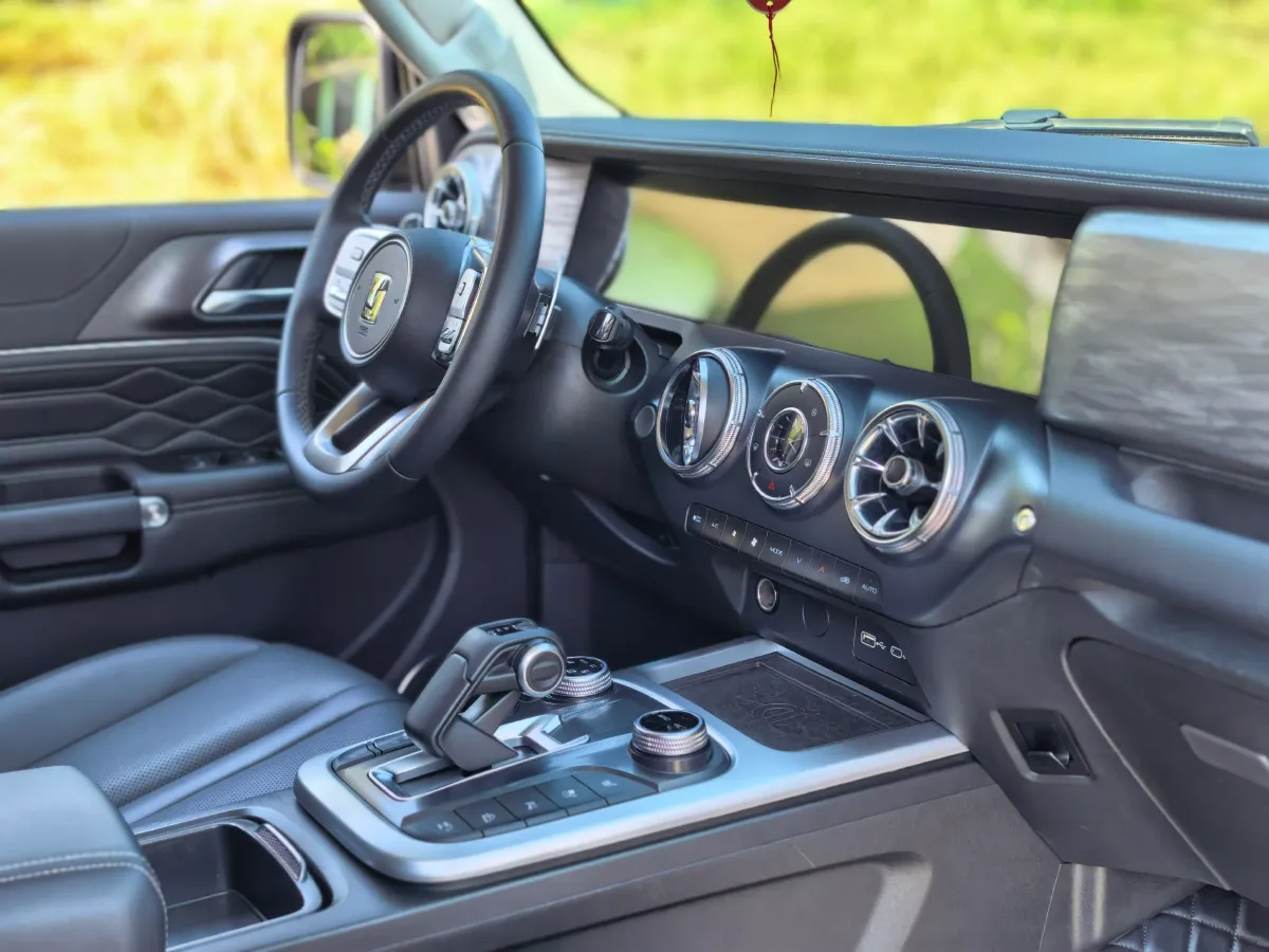 2023 Tank 300 2.0T 227HP L4 8AT,autocango,china used car exporter,china ev exporter,chinese used car exporter,chinese used ev exporter