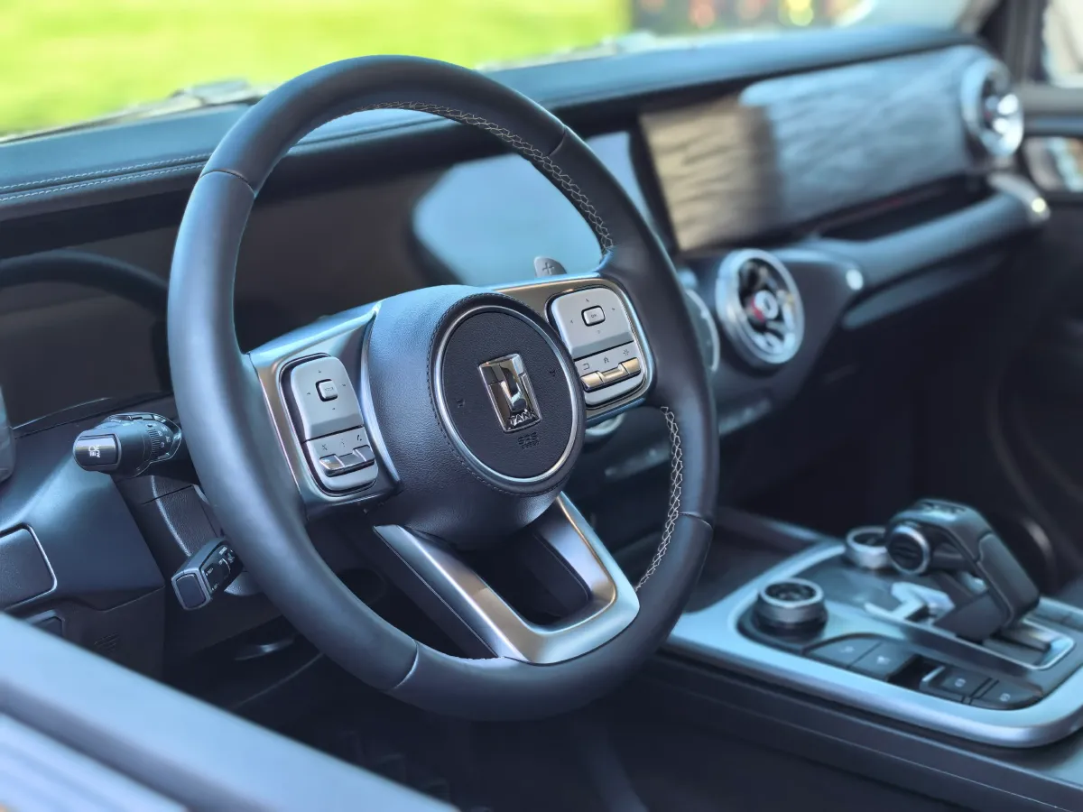 2023 Tank 300 2.0T 227HP L4 8AT,autocango,china used car exporter,china ev exporter,chinese used car exporter,chinese used ev exporter