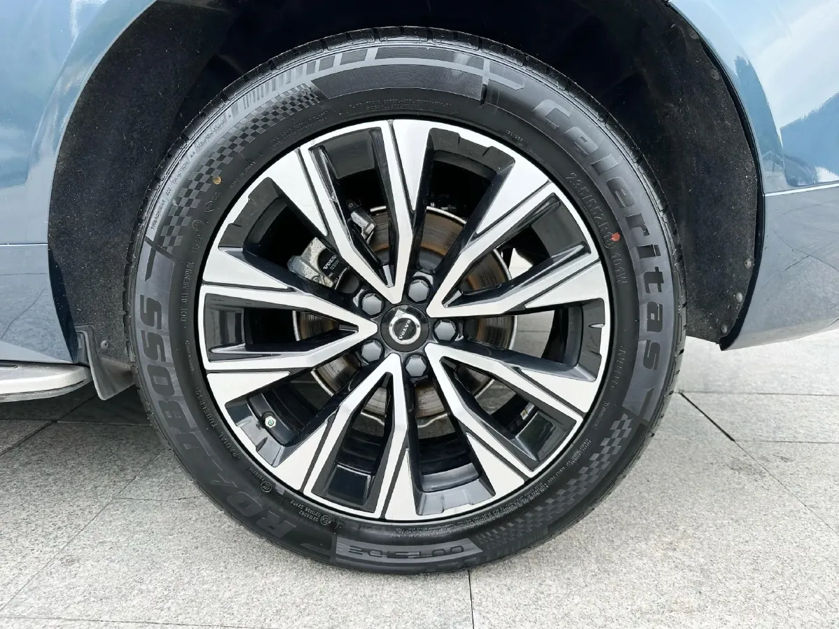 2023 Volvo XC60 2.0T 250HP L4 8AT,autocango,china used car exporter,china ev exporter,chinese used car exporter,chinese used ev exporter