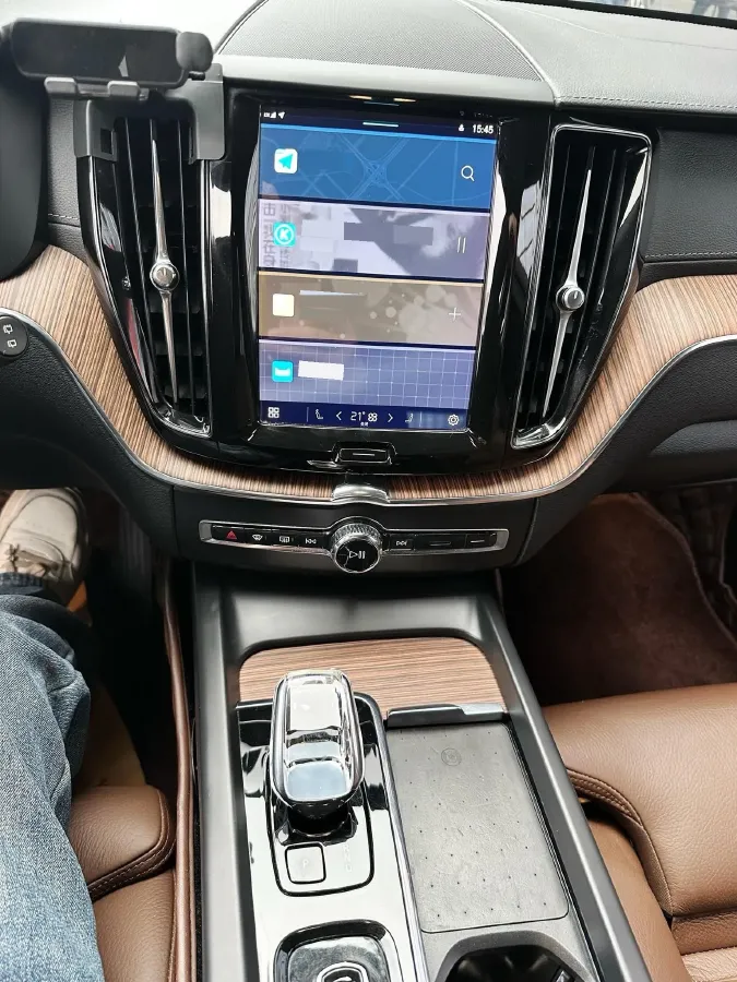 2023 Volvo XC60 2.0T 250HP L4 8AT,autocango,china used car exporter,china ev exporter,chinese used car exporter,chinese used ev exporter