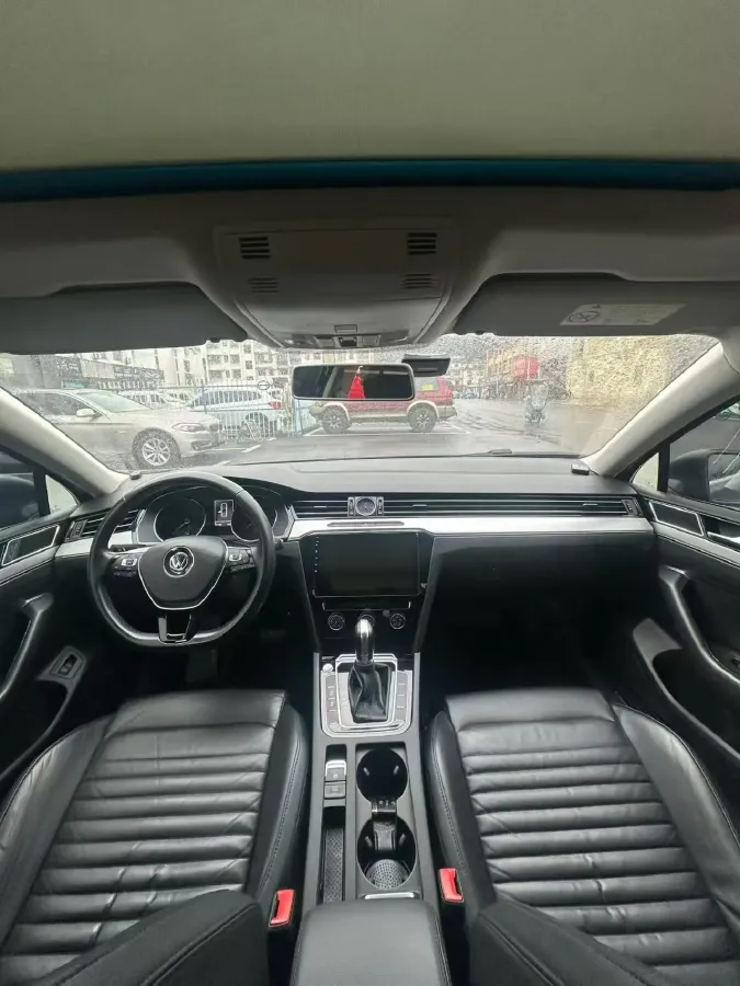 2018 Volkswagen Magotan 1.8T 180HP L4 7DCT,autocango,china used car exporter,china ev exporter,chinese used car exporter,chinese used ev exporter