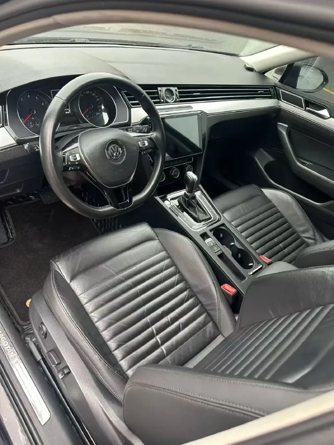 2018 Volkswagen Magotan 1.8T 180HP L4 7DCT,autocango,china used car exporter,china ev exporter,chinese used car exporter,chinese used ev exporter