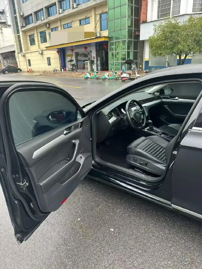 2018 Volkswagen Magotan 1.8T 180HP L4 7DCT,autocango,china used car exporter,china ev exporter,chinese used car exporter,chinese used ev exporter