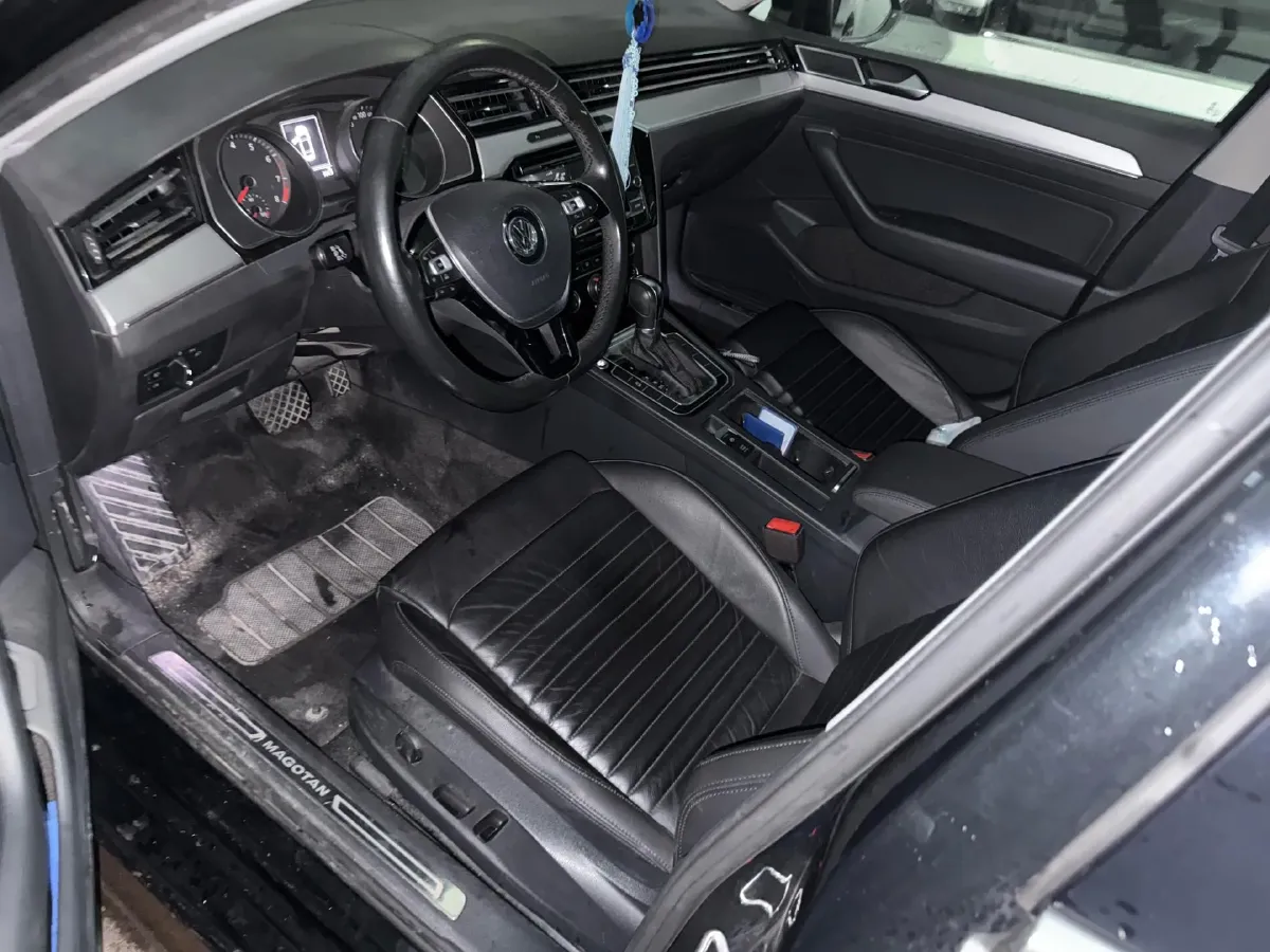 2018 Volkswagen Magotan 1.8T 180HP L4 7DCT,autocango,china used car exporter,china ev exporter,chinese used car exporter,chinese used ev exporter