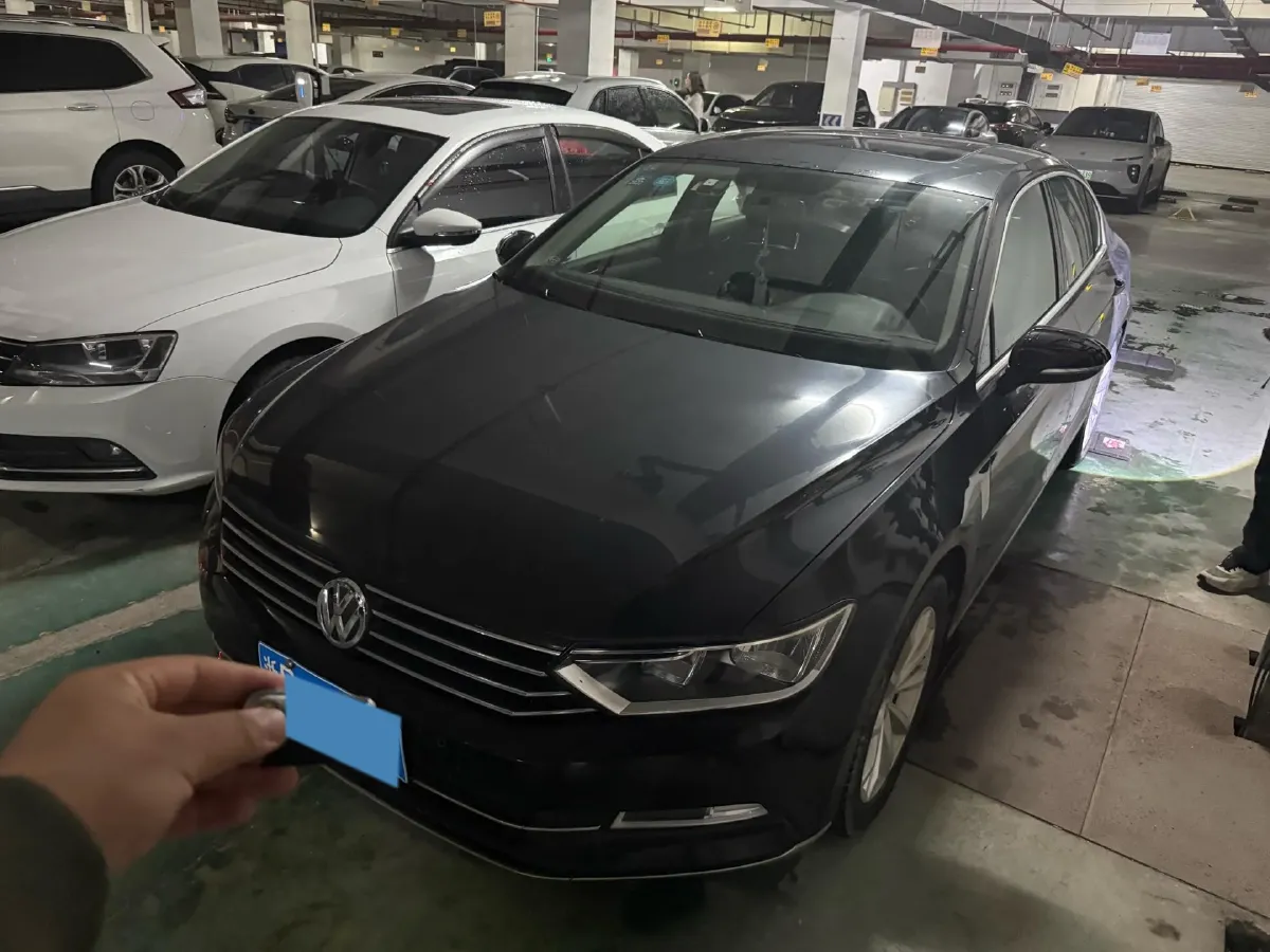 2018 Volkswagen Magotan 1.8T 180HP L4 7DCT,autocango,china used car exporter,china ev exporter,chinese used car exporter,chinese used ev exporter