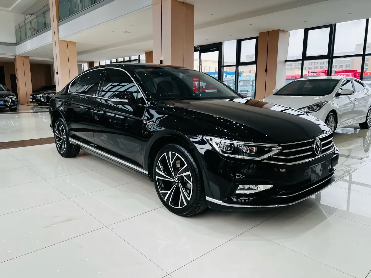 2021 Volkswagen Magotan 2.0T 186HP L4 7DCT,autocango,china used car exporter,china ev exporter,chinese used car exporter,chinese used ev exporter