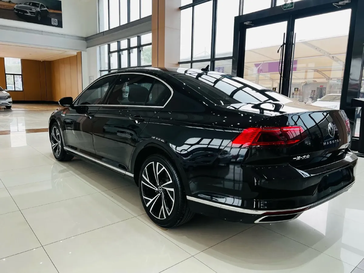 2021 Volkswagen Magotan 2.0T 186HP L4 7DCT,autocango,china used car exporter,china ev exporter,chinese used car exporter,chinese used ev exporter