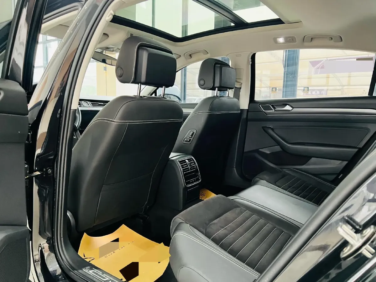 2021 Volkswagen Magotan 2.0T 186HP L4 7DCT,autocango,china used car exporter,china ev exporter,chinese used car exporter,chinese used ev exporter