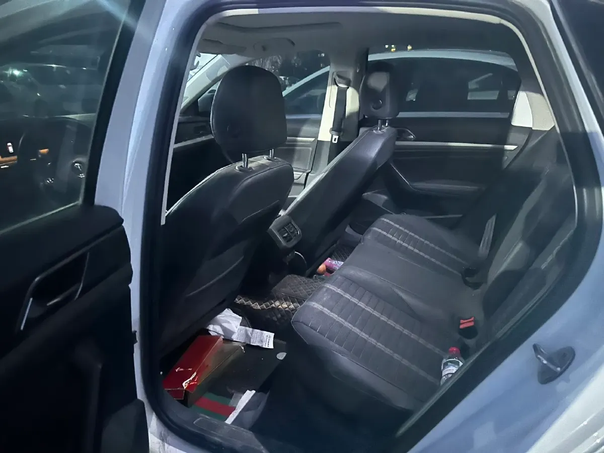 2021 Volkswagen Lavida 1.5L 113HP L4 5MT,autocango,china used car exporter,china ev exporter,chinese used car exporter,chinese used ev exporter