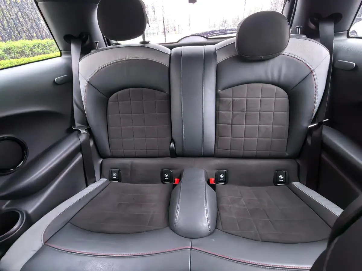 2021 MINI MINI 2.0T 192HP L4 7DCT,autocango,china used car exporter,china ev exporter,chinese used car exporter,chinese used ev exporter