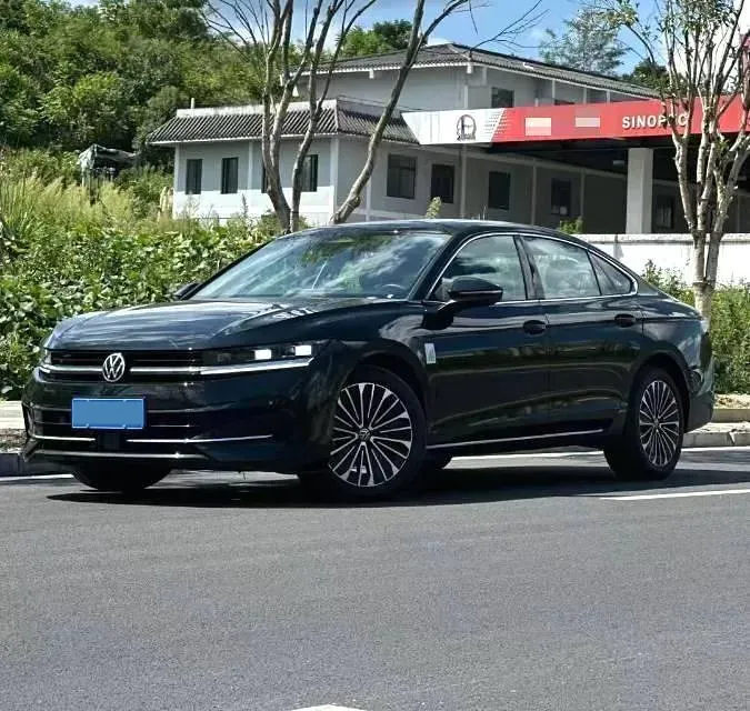 2024 Volkswagen Magotan 2.0T 220HP L4 7DCT,autocango,china used car exporter,china ev exporter,chinese used car exporter,chinese used ev exporter
