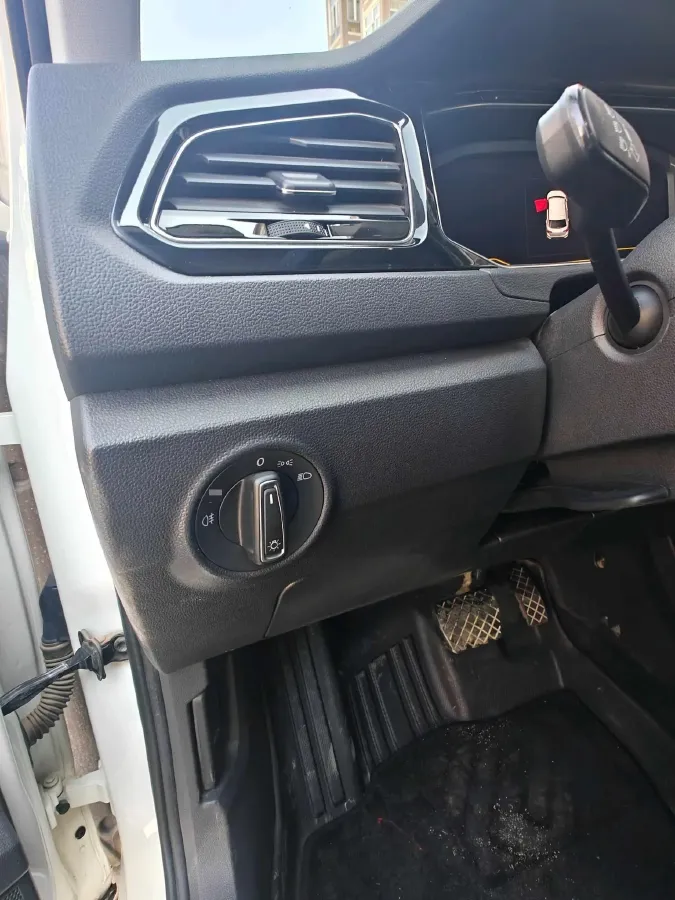 2022 Volkswagen T-Roc 1.4T 150HP L4 7DCT,autocango,china used car exporter,china ev exporter,chinese used car exporter,chinese used ev exporter