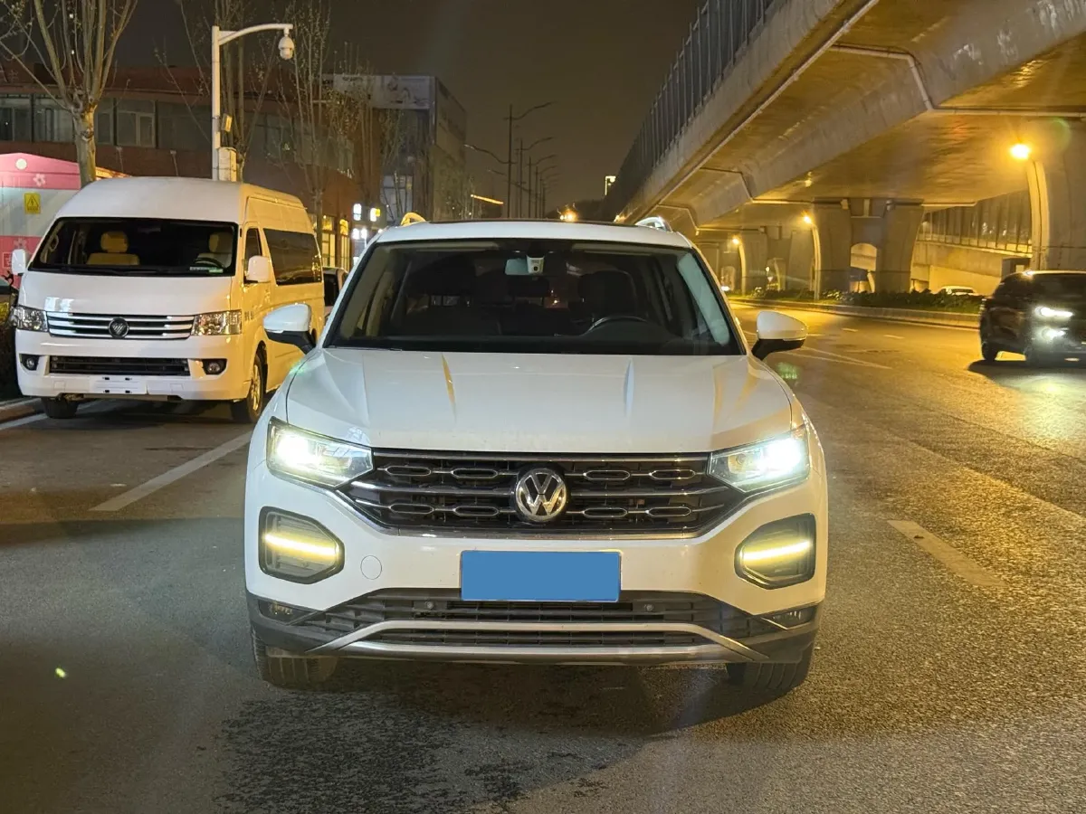 2019 Jeep Cherokee 2.0T 234HP L4 9AT,autocango,china used car exporter,china ev exporter,chinese used car exporter,chinese used ev exporter