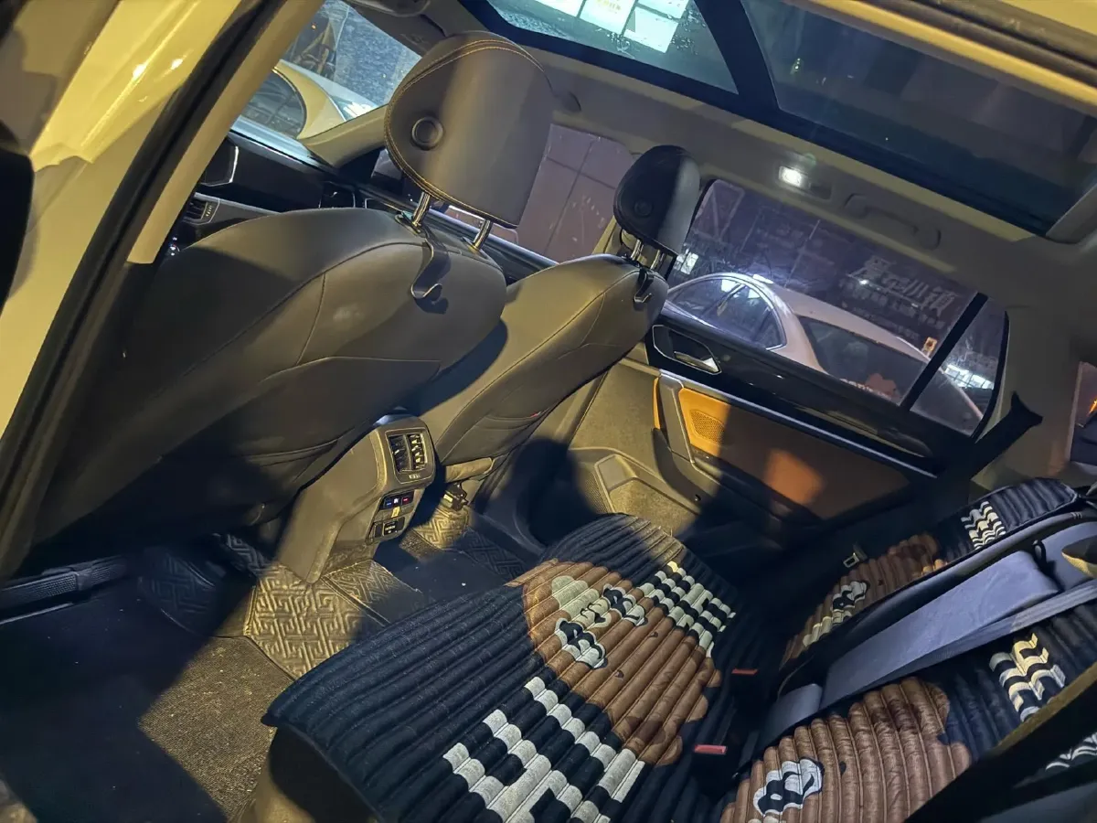 2019 Jeep Cherokee 2.0T 234HP L4 9AT,autocango,china used car exporter,china ev exporter,chinese used car exporter,chinese used ev exporter