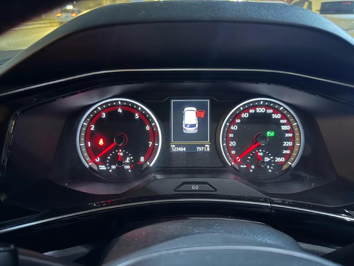 2019 Jeep Cherokee 2.0T 234HP L4 9AT,autocango,china used car exporter,china ev exporter,chinese used car exporter,chinese used ev exporter