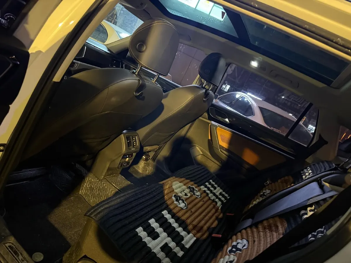 2019 Jeep Cherokee 2.0T 234HP L4 9AT,autocango,china used car exporter,china ev exporter,chinese used car exporter,chinese used ev exporter