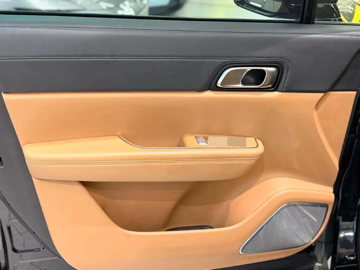 2020 Li ONE Range Extended 131HP REEV 40.5KWH,autocango,china used car exporter,china ev exporter,chinese used car exporter,chinese used ev exporter