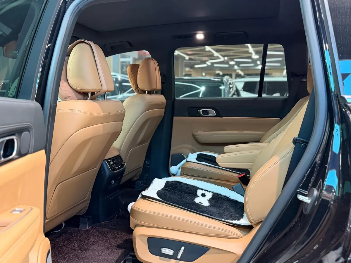 2020 Li ONE Range Extended 131HP REEV 40.5KWH,autocango,china used car exporter,china ev exporter,chinese used car exporter,chinese used ev exporter