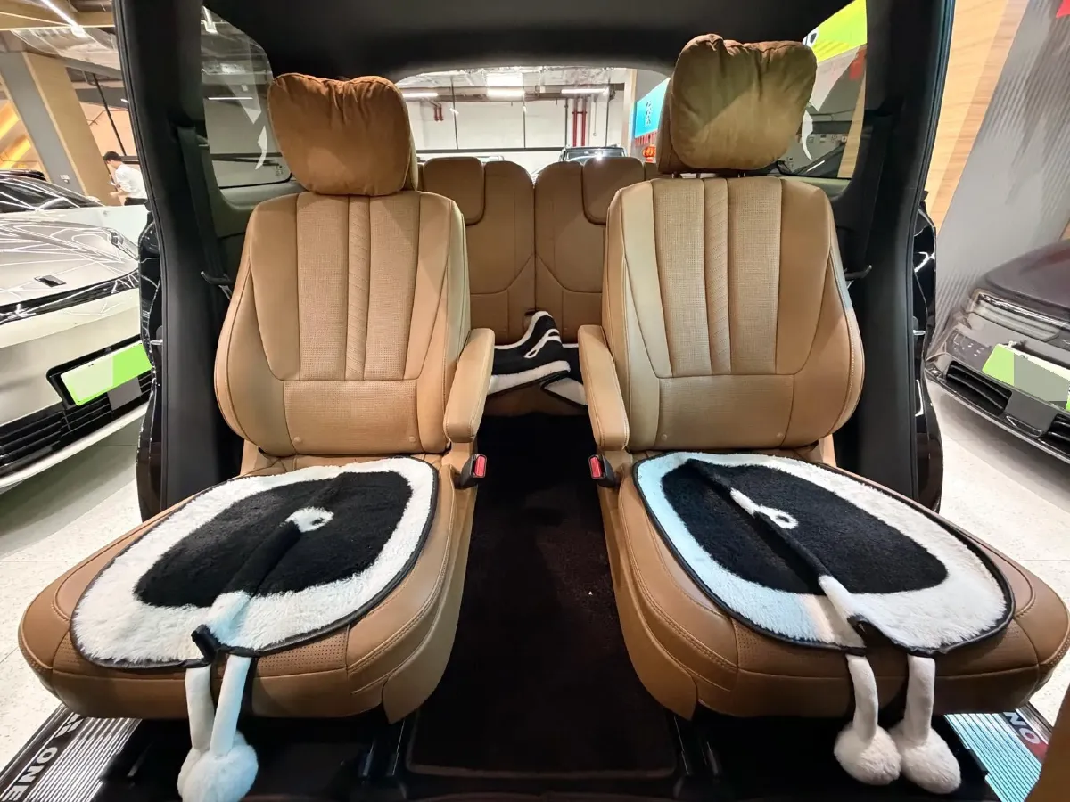 2020 Li ONE Range Extended 131HP REEV 40.5KWH,autocango,china used car exporter,china ev exporter,chinese used car exporter,chinese used ev exporter