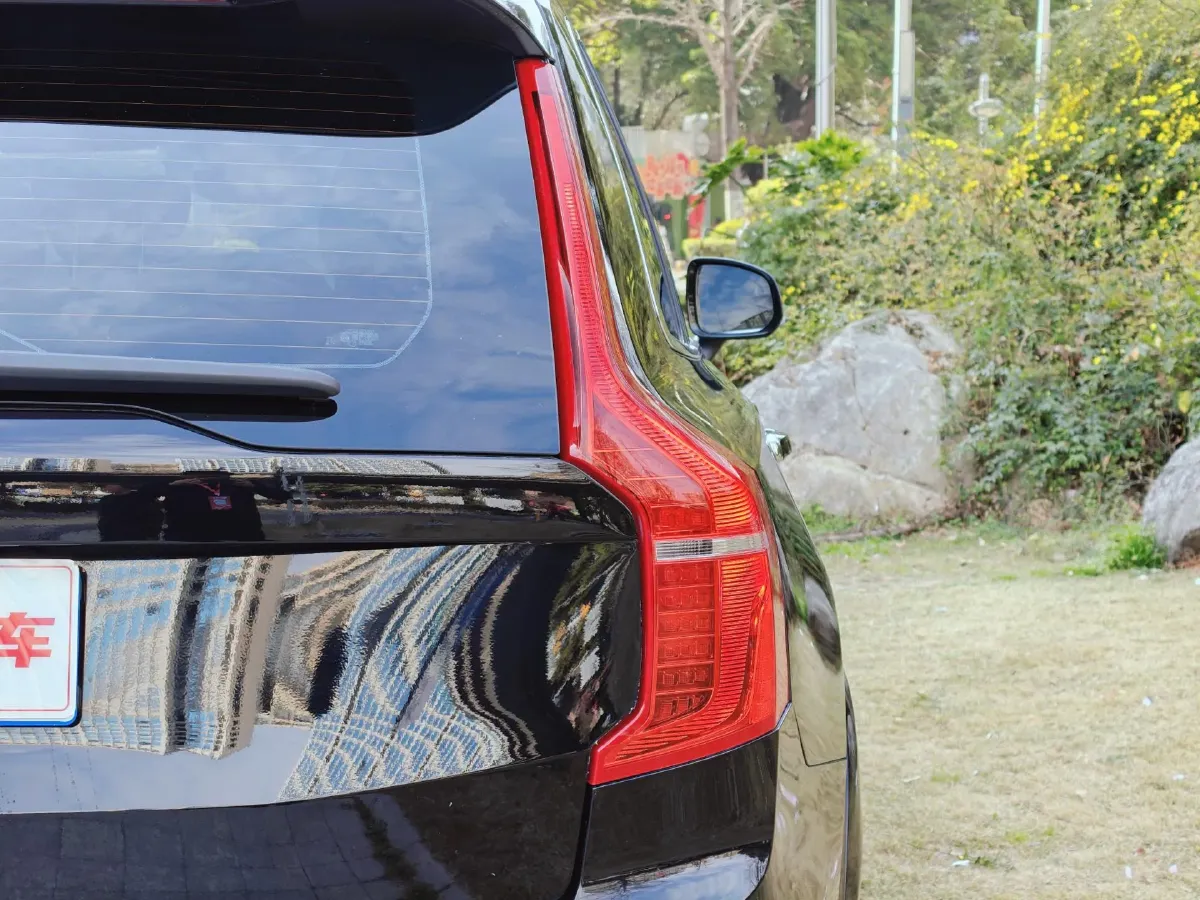 2023 Volvo XC90 2.0T 299HP L4 8AT,autocango,china used car exporter,china ev exporter,chinese used car exporter,chinese used ev exporter