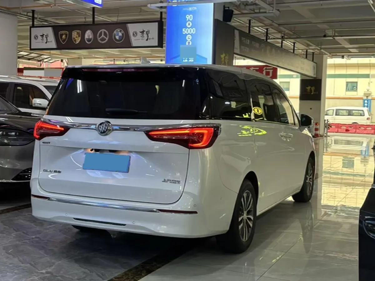 2022 Buick GL8 2.0T 237HP L4 9AT,autocango,china used car exporter,china ev exporter,chinese used car exporter,chinese used ev exporter