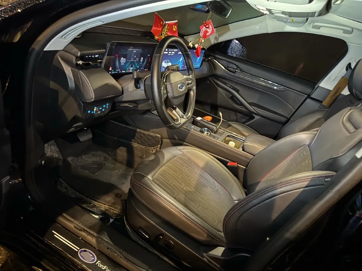 2022 Ford Mondeo 2.0T 238HP L4 8AT,autocango,china used car exporter,china ev exporter,chinese used car exporter,chinese used ev exporter