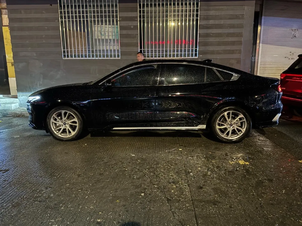 2022 Ford Mondeo 2.0T 238HP L4 8AT,autocango,china used car exporter,china ev exporter,chinese used car exporter,chinese used ev exporter