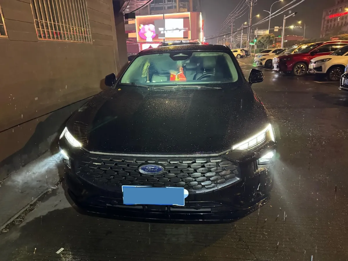 2022 Ford Mondeo 2.0T 238HP L4 8AT,autocango,china used car exporter,china ev exporter,chinese used car exporter,chinese used ev exporter