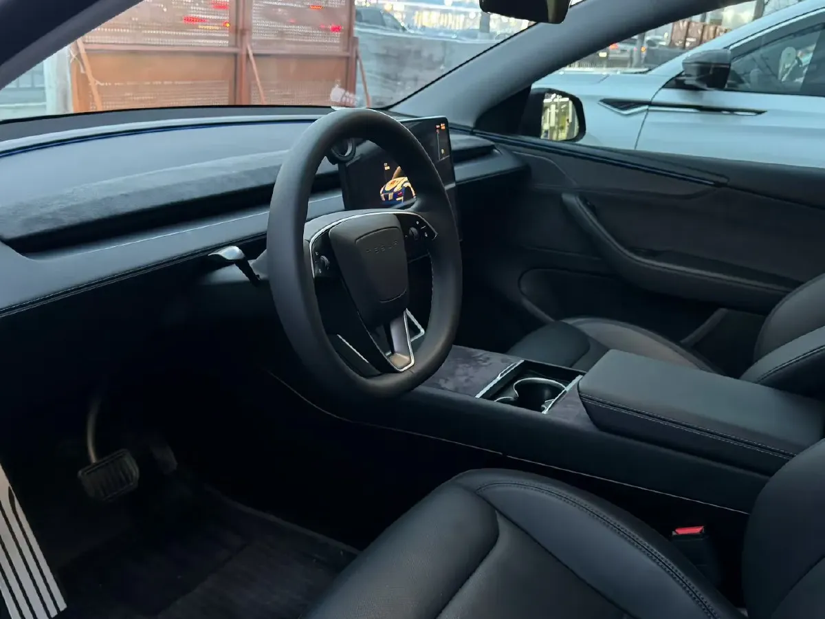 2025 Tesla Model Y BEV,autocango,china used car exporter,china ev exporter,chinese used car exporter,chinese used ev exporter