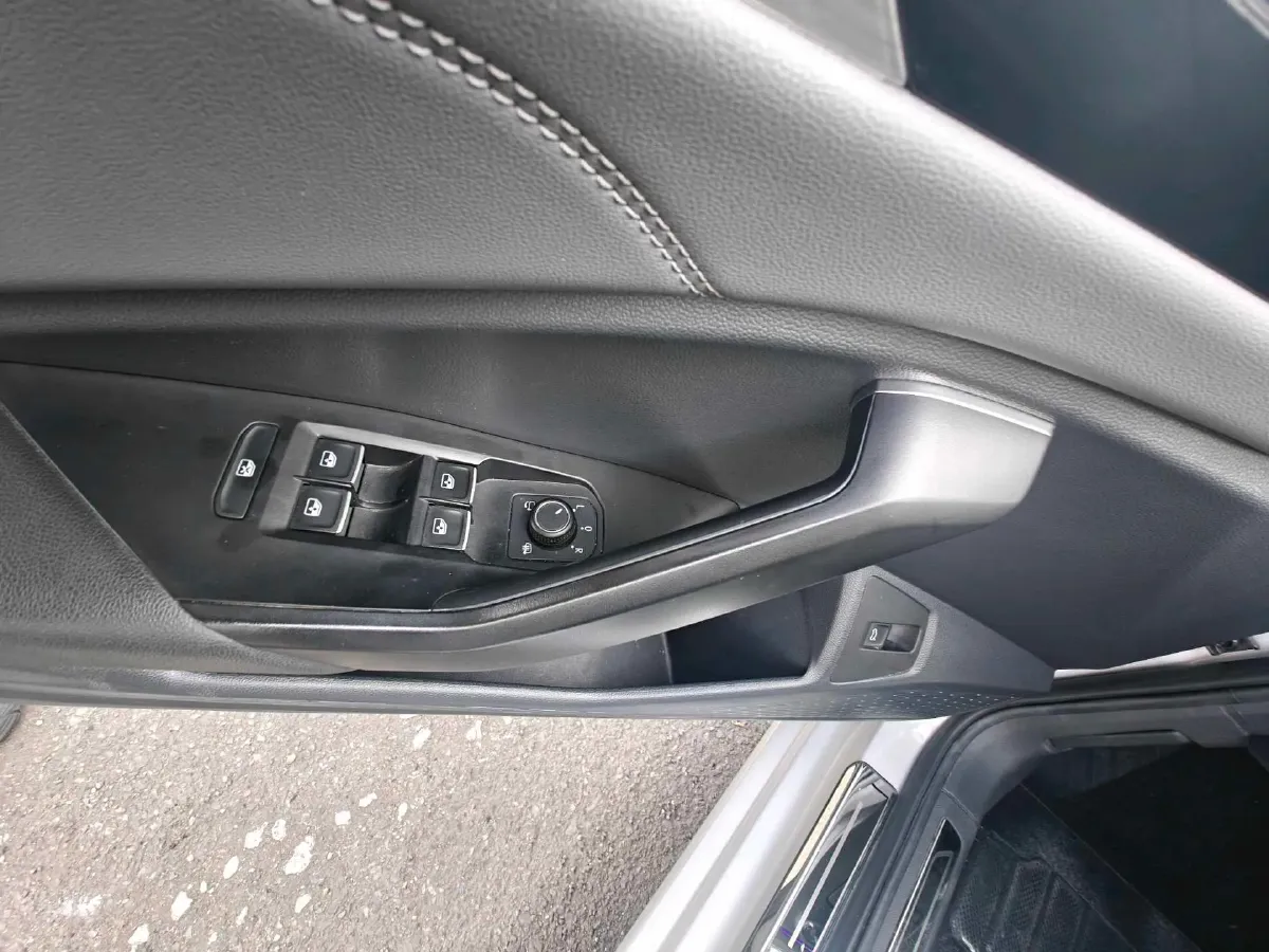 2021 Volkswagen Sagitar 1.2T 116HP L4 7DCT,autocango,china used car exporter,china ev exporter,chinese used car exporter,chinese used ev exporter