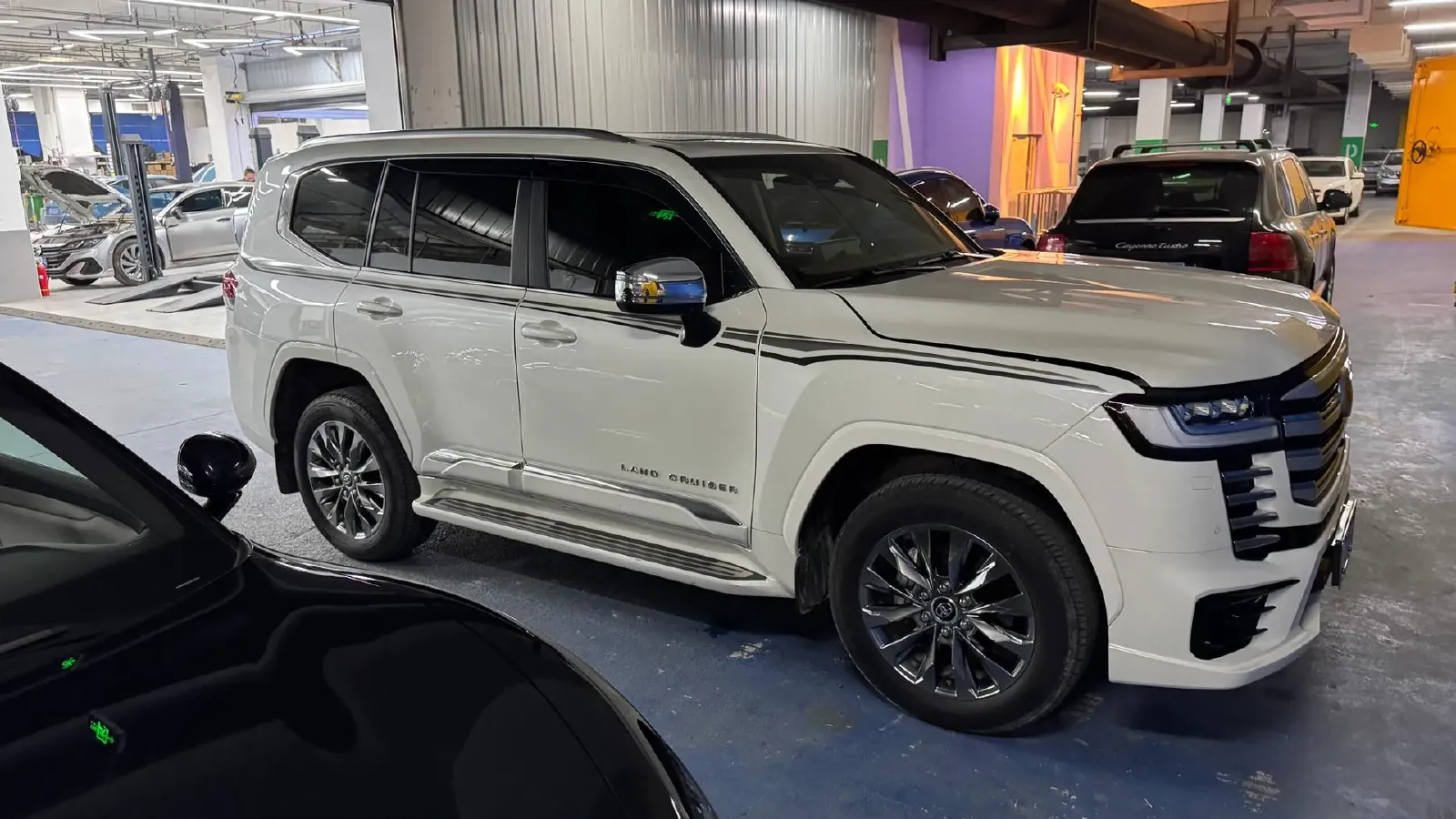 2022 Toyota Land Cruiser 3.4T 415HP V6 10AT,autocango,china used car exporter,china ev exporter,chinese used car exporter,chinese used ev exporter