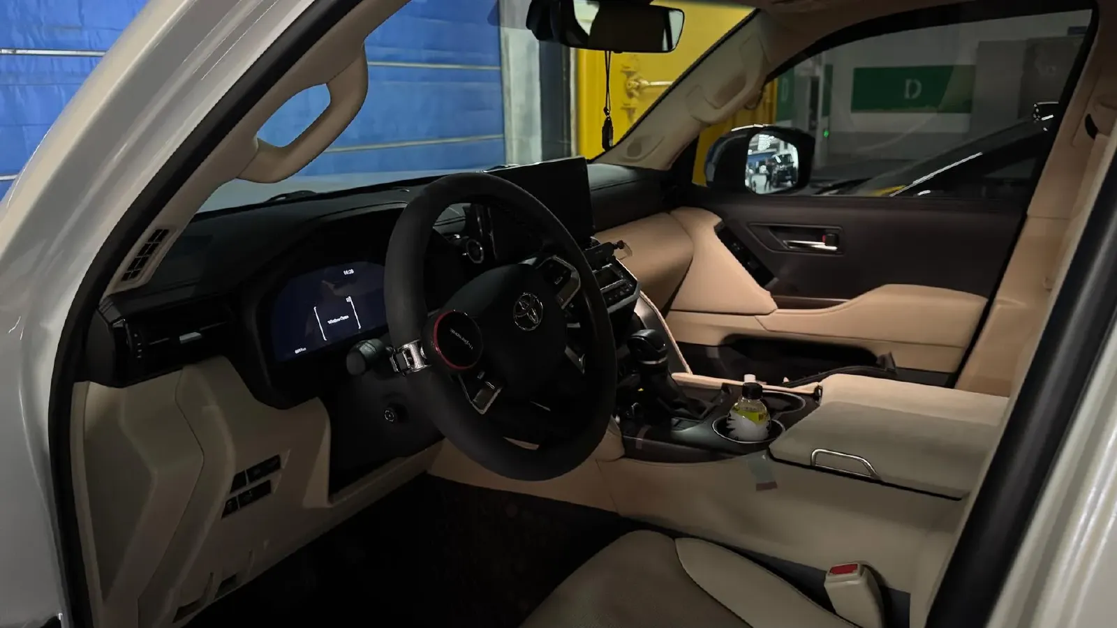 2022 Toyota Land Cruiser 3.4T 415HP V6 10AT,autocango,china used car exporter,china ev exporter,chinese used car exporter,chinese used ev exporter