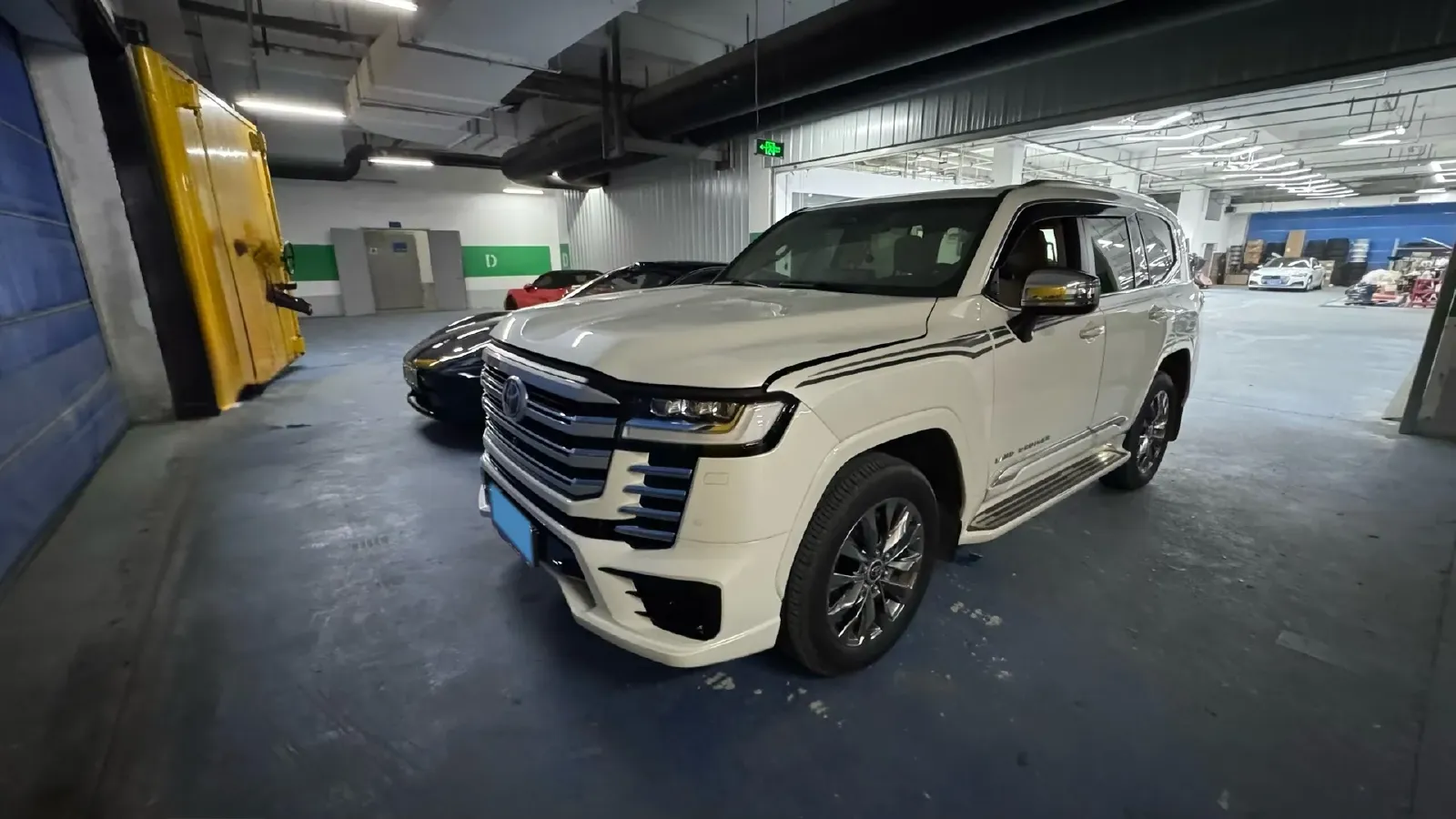 2022 Toyota Land Cruiser 3.4T 415HP V6 10AT,autocango,china used car exporter,china ev exporter,chinese used car exporter,chinese used ev exporter