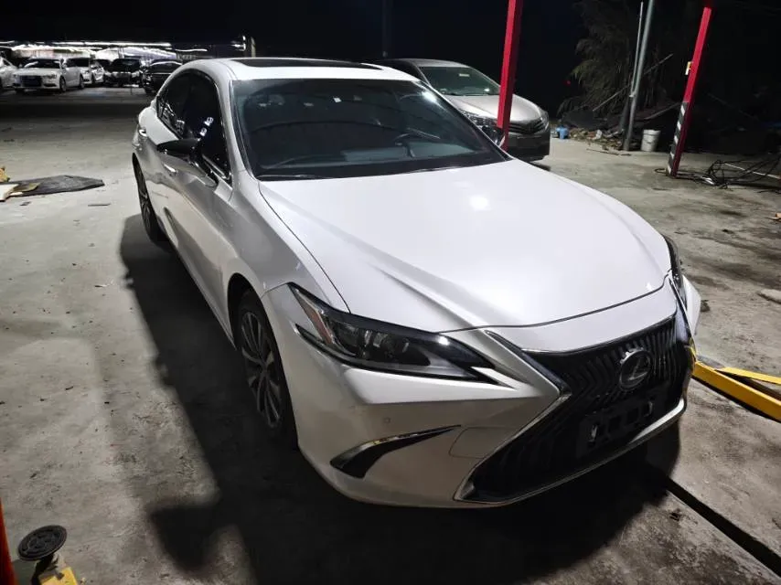 2018 Lexus ES 2.5L 178HP L4 E-CVT Hybrid,autocango,china used car exporter,china ev exporter,chinese used car exporter,chinese used ev exporter
