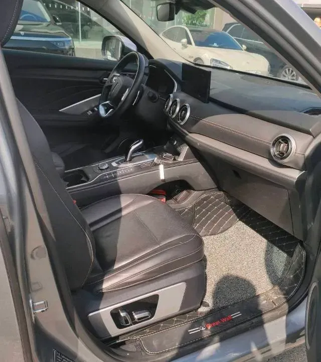 2021 WEY VV6 2.0T 227HP L4 7DCT,autocango,china used car exporter,china ev exporter,chinese used car exporter,chinese used ev exporter