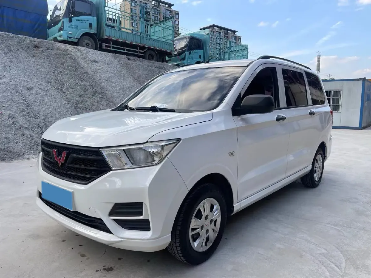 2019 WuLing HongGuang 1.5L 99HP L4 6MT,autocango,china used car exporter,china ev exporter,chinese used car exporter,chinese used ev exporter