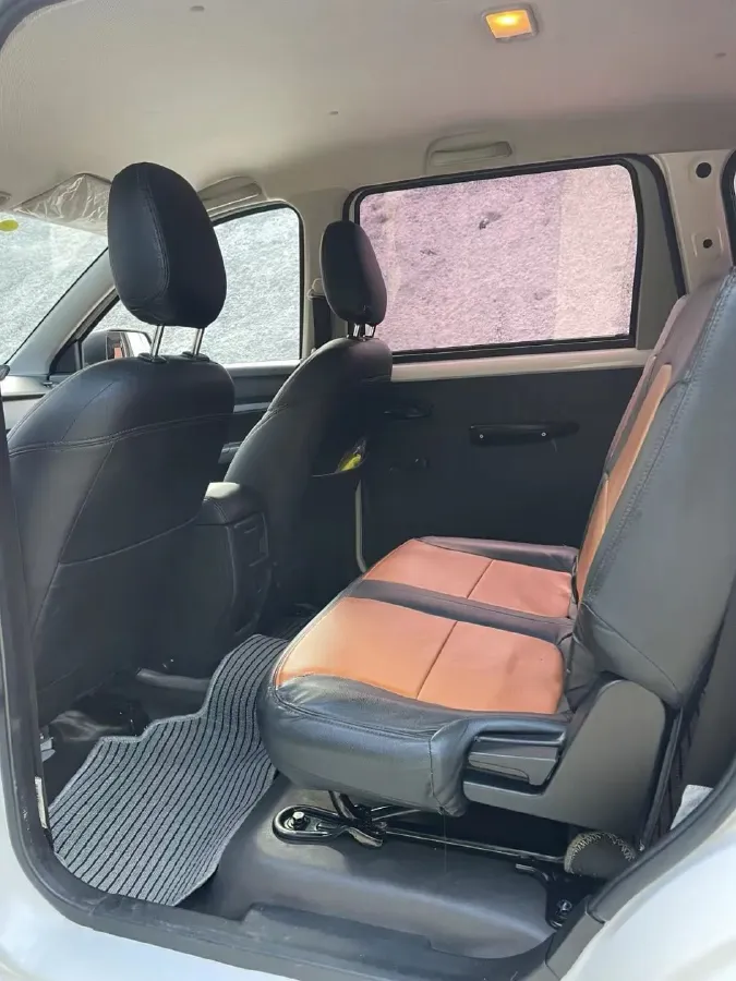 2019 WuLing HongGuang 1.5L 99HP L4 6MT,autocango,china used car exporter,china ev exporter,chinese used car exporter,chinese used ev exporter