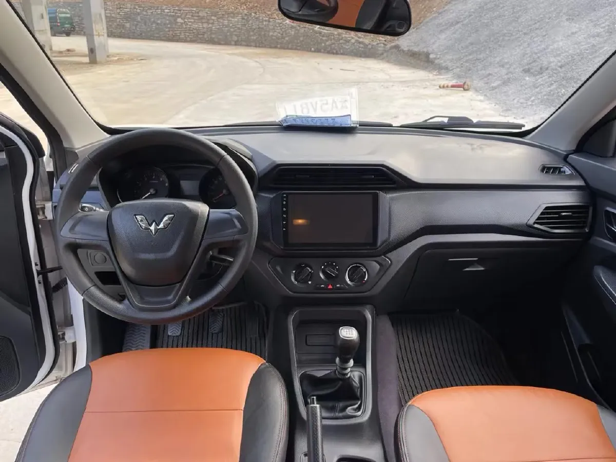 2019 WuLing HongGuang 1.5L 99HP L4 6MT,autocango,china used car exporter,china ev exporter,chinese used car exporter,chinese used ev exporter