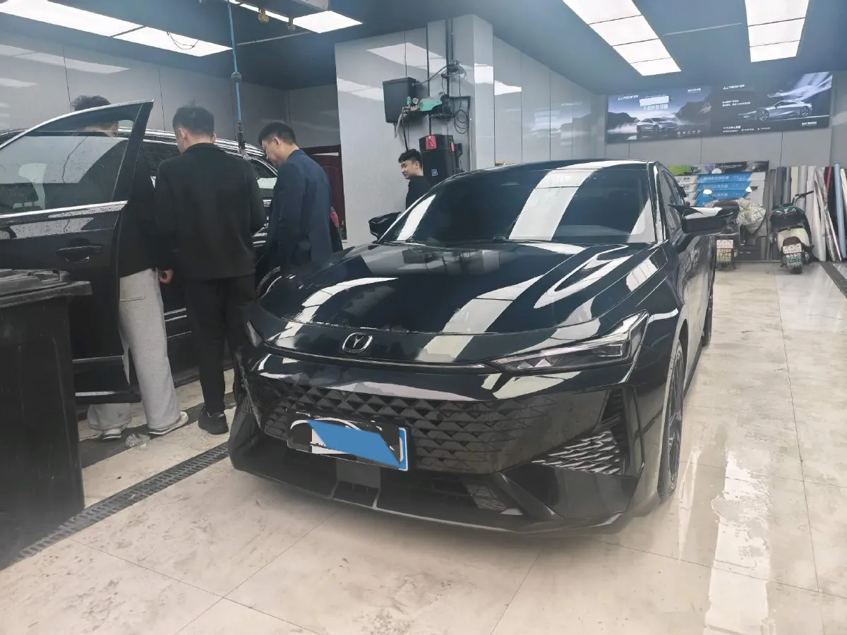 2024 ChangAn UNI-V 1.5T 188HP L4 7DCT,autocango,china used car exporter,china ev exporter,chinese used car exporter,chinese used ev exporter